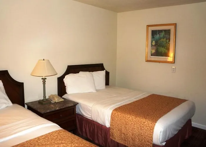 Waterford Inn