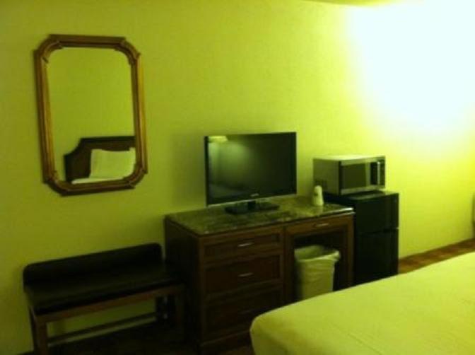 Waterford Inn