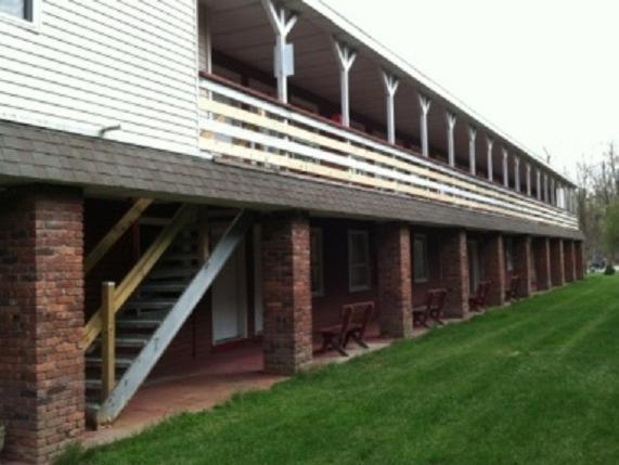 Waterford Inn